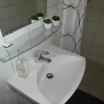 Give City Apartments アパート ギブ