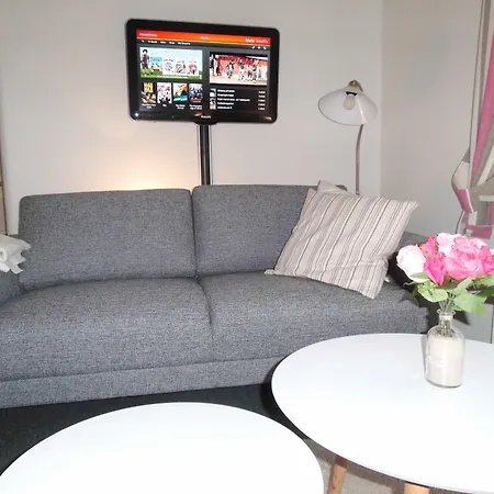 Give City Apartments アパート *